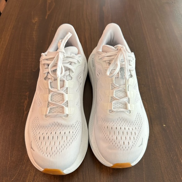 Hoka Kawana White Running Shoes 6.5 - Picture 2 of 5